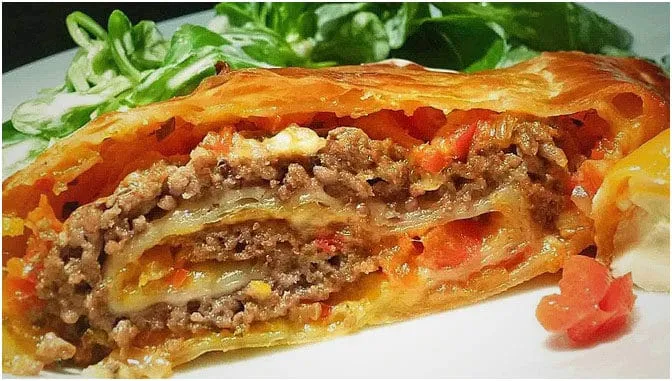 Hackfleisch-Paprika-Strudel